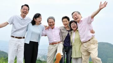 الأحمدي يكشف وصفة اليابانيين لطول العمر ومقاومة الاكتئاب .. فيديو