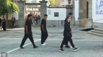 نيفيز وكانسيلو يرافقان جثمان جوتا إلى مثواه الأخير نيفيز وكانسيلو يرافقان جثمان جوتا إلى مثواه الأخير