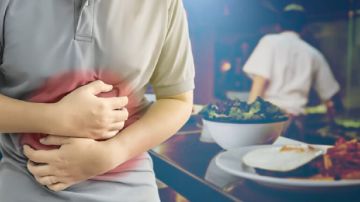 تسمم غذائي يصيب 9 أشخاص في حفل زفاف بمصر