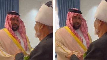 كلمات مؤثرة لمسن أمام أمير جازان والأمير يرد بتواضع.. فيديو كلمات مؤثرة لمسن أمام أمير جازان والأمير يرد بتواضع.. فيديو