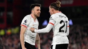 نجم ليفربول يخلد ذكرى جوتا بوشم مؤثر بعد وفاته .. صور نجم ليفربول يخلد ذكرى جوتا بوشم مؤثر بعد وفاته .. صور