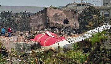بعد تقرير الطائرة الهندية.. خبراء طيران: لا يمكن للطيار تحريك مفاتيح ضخ الوقود عن طريق الخطأ بعد تقرير الطائرة الهندية.. خبراء طيران: لا يمكن للطيار تحريك مفاتيح ضخ الوقود عن طريق الخطأ