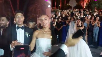 لقطات من حفل زفاف حفيد الفنان عادل إمام بحضور النجوم ..فيديو لقطات من حفل زفاف حفيد الفنان عادل إمام بحضور النجوم ..فيديو