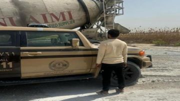 ضبط مقيما مخالفا لتلويثه البيئة بتفريغ مواد خرسانية ضبط مقيما مخالفا لتلويثه البيئة بتفريغ مواد خرسانية