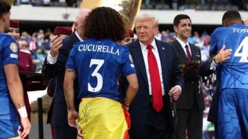 ترامب: قد أصدر قرارا رئاسيا لتغيير مسمى كرة القدم في أمريكا ترامب: قد أصدر قرارا رئاسيا لتغيير مسمى كرة القدم في أمريكا