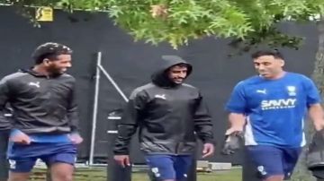 حمدالله يظهر في تدريبات الهلال بجوار البليهي بعد الإعلان الرسمي.. فيديو حمدالله يظهر في تدريبات الهلال بجوار البليهي بعد الإعلان الرسمي.. فيديو
