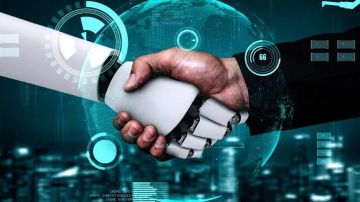 بيان أول موظفة ذكاء اصطناعي في المملكة لتعزيز التواصل الداخلي في العمل.. فيديو