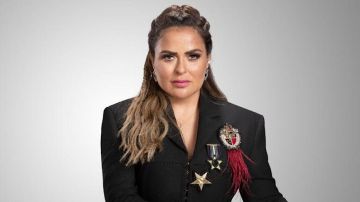 مها الصغير تتجاهل الاتهامات وتظهر عبر ستوري أنيقة لحقيبة يد