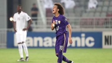 عموري يظهر في إحدى مباريات الحواري بعد غياب طويل عن الأضواء.. فيديو عموري يظهر في إحدى مباريات الحواري بعد غياب طويل عن الأضواء.. فيديو