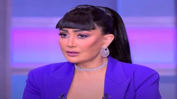 إطلالة غريبة لـ غادة عبدالرازق في عرض أحمد وأحمد.. فيديو