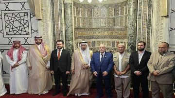 الفالح يصلي في المسجد الأموي خلال زيارته الرسمية إلى دمشق .. صور