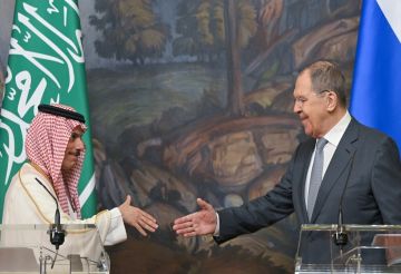 لافروف: الرحلات الجوية المباشرة بين روسيا والسعودية ستنطلق في أكتوبر