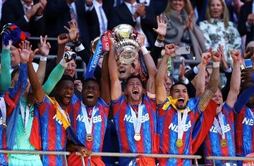 اليويفا يقصي كريستال بالاس من الدوري الأوروبي بسبب تعارض الملكية