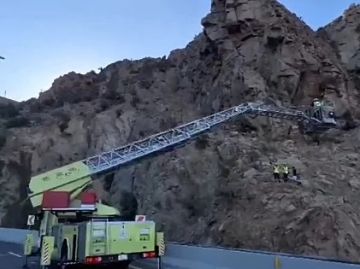 بالفيديو .. مدني الطائف ينقذ 4 باكستانيين احتجزوا في مرتفع جبلي بحي الهدا