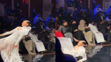 لحظة سقوط قاسية لعارضة أزياء تثير ذهول الحضور.. فيديو