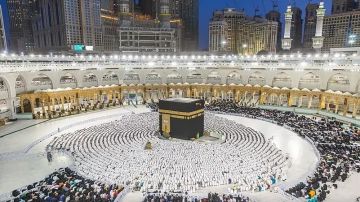 هيئة العناية بالحرمين تكثف خدماتها لضيوف الرحمن في يوم عاشوراء هيئة العناية بالحرمين تكثف خدماتها لضيوف الرحمن في يوم عاشوراء