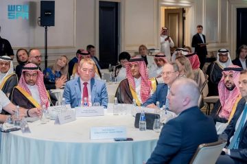 الخريف من موسكو: فرص بـ2.5 تريليون دولار في التعدين السعودي.. و90 يوما لاستخراج الرخص