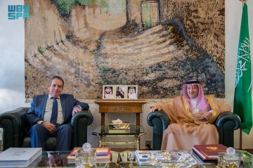 وزير الخارجية يتلقى رسالة من نظيره الروسي تتعلق بدعم العلاقات الثنائية