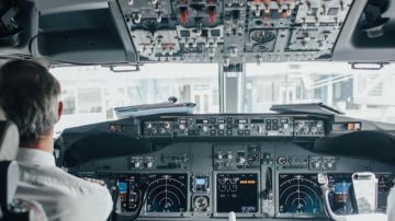 الكشف عن أسباب عدم وجود كاميرات مراقبة في قمرة القيادة الكشف عن أسباب عدم وجود كاميرات مراقبة في قمرة القيادة