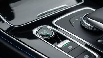 انتقادات تهدد مستقبل تقنية التشغيل التلقائي للمحرك