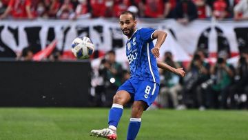 شارك مع الأخضر في مونديال قطر.. عبدالله عطيف يعلن اعتزال كرة القدم: هزمت أمام إصابة الركبة