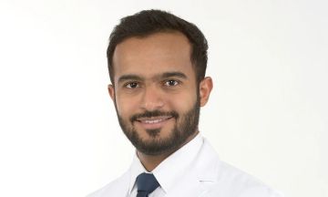 استشاري جراحة السمنة والجهاز الهضمي العلوي والجراحة الروبوتية د. خالد الداغري يجري أول استئصال روبوتي للمريء بالشرق الأوسط