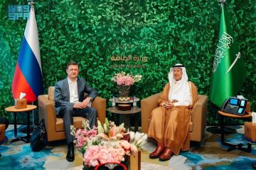 وزير الطاقة ونائب رئيس الوزراء الروسي يبحثان توسيع التعاون الثنائي ويحددان موعد الدورة التاسعة للجنة المشتركة