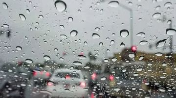 الأرصاد ترفع مستوى التنبيهات في جازان وعسير بسبب الأمطار الغزيرة والمتوسطة