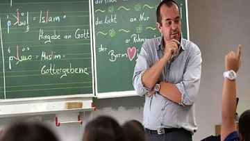 ألمانيا.. دعوة رسمية لتعميم دروس الدين الإسلامي في المدارس