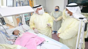 الربيعة: استقرار حالة التوأم الملتصق السعودي يارا ولارا بعد 4 أيام من العملية.. فيديو وصور