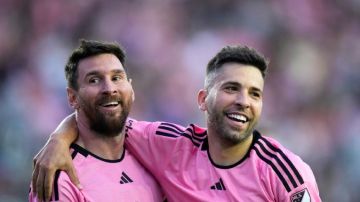 عقوبة لميسي وألبا بعد الغياب عن مباراة نجوم الدوري الأمريكي