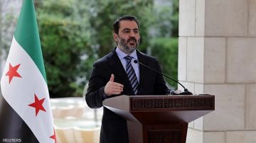 بعد توقيع ترامب قرار رفع العقوبات.. سوريا ترحب وتصفه بتحول تاريخي نحو الإعمار والانفتاح بعد توقيع ترامب قرار رفع العقوبات.. سوريا ترحب وتصفه بتحول تاريخي نحو الإعمار والانفتاح