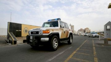 ضبط متسولين من جنسيات متعددة في مواقع متفرقة بالرياض .. فيديو ضبط متسولين من جنسيات متعددة في مواقع متفرقة بالرياض .. فيديو