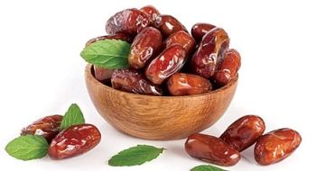 منها التمر وبذور الشيا.. خبراء الصحة ينصحون بتناول هذه الأطعمة على معدة فارغة في الصباح