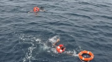 الحوثيون يتبنون غرق إترنيتي سي.. ومقتل 3 من طاقم السفينة في هجوم جديد بالبحر الأحمر الحوثيون يتبنون غرق إترنيتي سي.. ومقتل 3 من طاقم السفينة في هجوم جديد بالبحر الأحمر