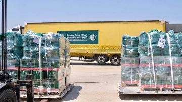 وصول الطائرة الإغاثية الثانية إلى سوريا تحمل مساعدات لمتضرري حرائق اللاذقية وصول الطائرة الإغاثية الثانية إلى سوريا تحمل مساعدات لمتضرري حرائق اللاذقية