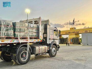 7 شاحنات إغاثية سعودية جديدة تعبر إلى قطاع غزة ضمن حملة إغاثة الشعب الفلسطيني