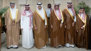 الحقيل يزور استوديو الأحساء التصميمي ويشيد بتجربة الهيئة في توظيف العمارة السعودية .. فيديو