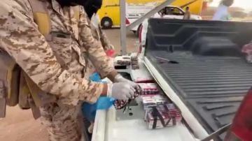 منفذ الوديعة في اليمن يحبط محاولة تهريب كمية من المخدرات إلى المملكة.. فيديو منفذ الوديعة في اليمن يحبط محاولة تهريب كمية من المخدرات إلى المملكة.. فيديو