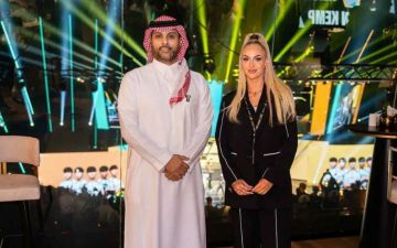 ياسر القحطاني وأجمل لاعبة في العالم يشعلان مواقع التواصل من قلب الرياض ياسر القحطاني وأجمل لاعبة في العالم يشعلان مواقع التواصل من قلب الرياض