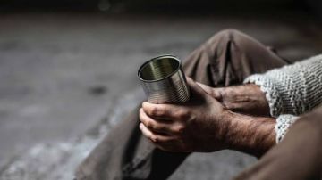 ضبط متسول يملك ثروة ومقتنيات فاخرة.. فيديو ضبط متسول يملك ثروة ومقتنيات فاخرة.. فيديو