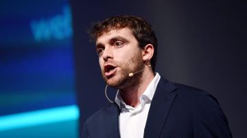 رومانو يفجر مفاجأة: صفقة نارية على أعتاب الهلال