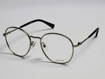 تحذير طبي: النظارات قد تشكل خطرا على العين إذا أهملت نظافتها تحذير طبي: النظارات قد تشكل خطرا على العين إذا أهملت نظافتها