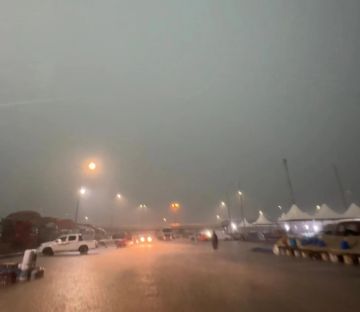 أمطار غزيرة تغرق أودية بني عيسى شرق القنفذة أمطار غزيرة تغرق أودية بني عيسى شرق القنفذة