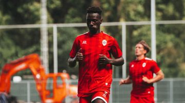 الصحفي يشارك مع أنتويرب في أولى مبارياته