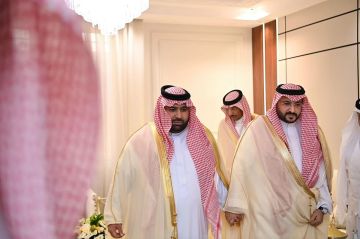 أمير جازان يزور الدكتور عصام المدخلي في صامطة ويؤكد عمق العلاقة بين القيادة والمواطنين