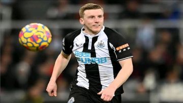 نيوكاسل يونايتد ينسى لاعبه بالخطأ في كوريا الجنوبية