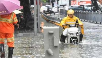 الصين تجدد إصدار التحذير باللون الأصفر من العواصف المطيرة الصين تجدد إصدار التحذير باللون الأصفر من العواصف المطيرة