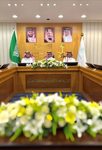 مدير تعليم الطائف يشدد على التميز والانضباط ويناقش آخر استعدادات العام الدراسي الجديد