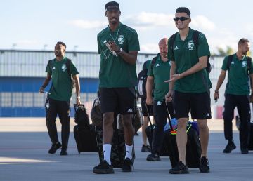 الأخضر يصل براغ استعدادا لمواجهتي مقدونيا والتشيك ضمن تحضيرات الملحق الآسيوي الأخضر يصل براغ استعدادا لمواجهتي مقدونيا والتشيك ضمن تحضيرات الملحق الآسيوي